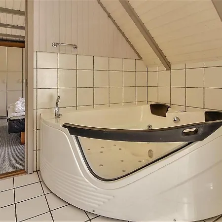 Markus - 3-1km From The Sea In Western Jutland By Interhome Hébergement de vacances Vesterhede